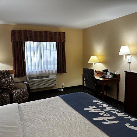 Days Inn By Wyndham Imlay City Kültér fotó