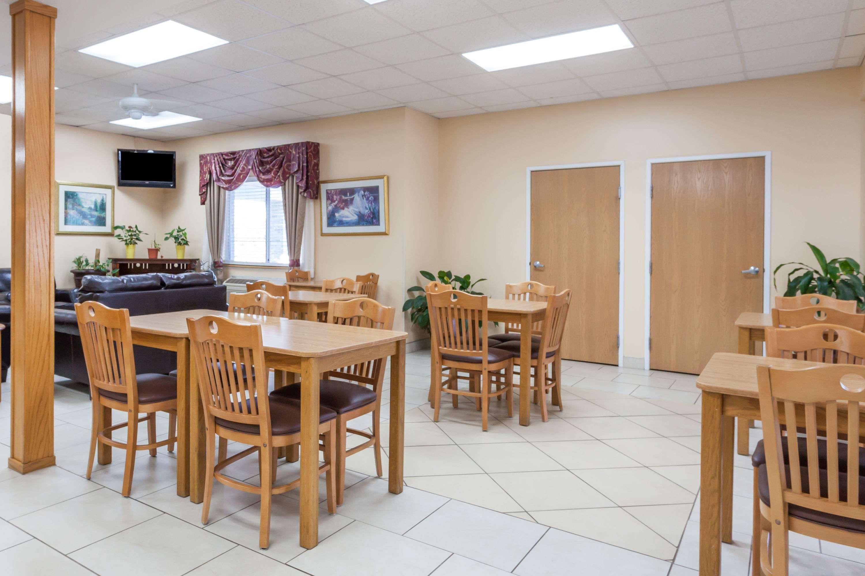 Days Inn By Wyndham Imlay City Kültér fotó