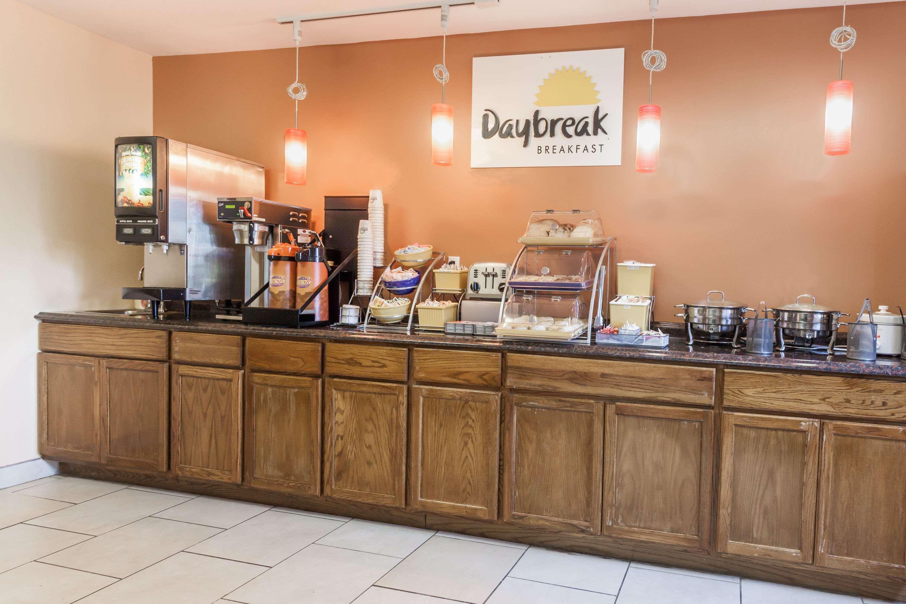 Days Inn By Wyndham Imlay City Kültér fotó