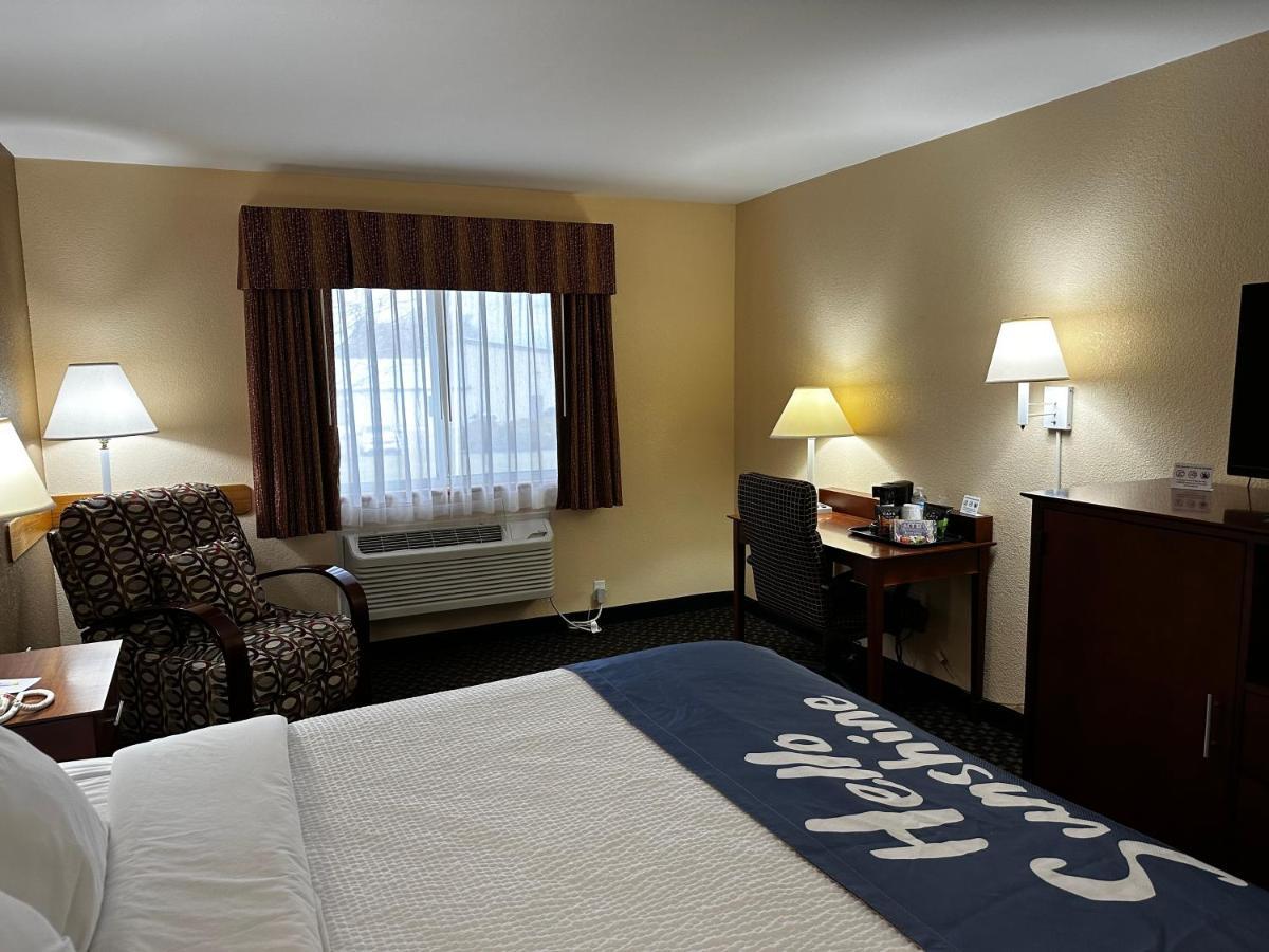 Days Inn By Wyndham Imlay City Kültér fotó