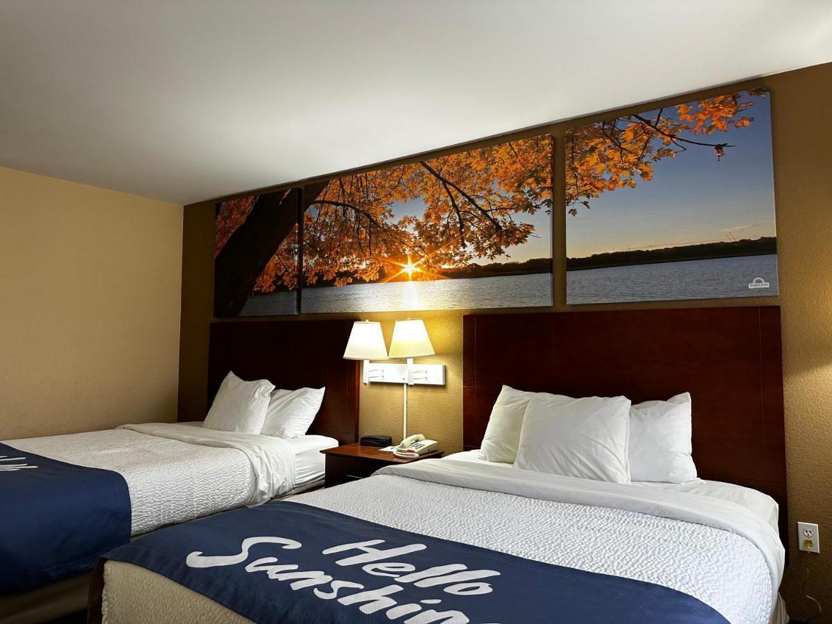 Days Inn By Wyndham Imlay City Kültér fotó