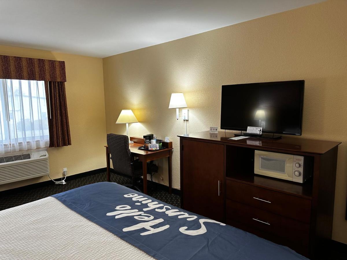 Days Inn By Wyndham Imlay City Kültér fotó
