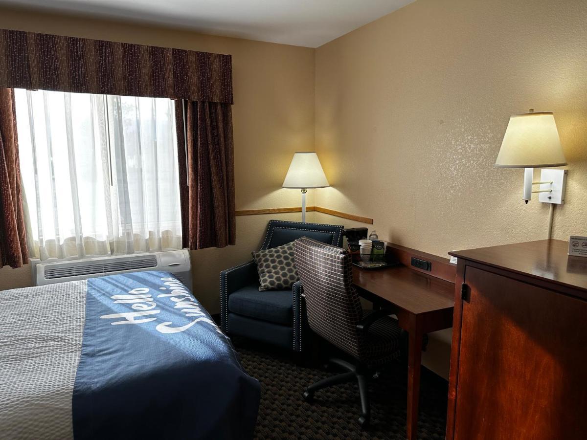 Days Inn By Wyndham Imlay City Kültér fotó