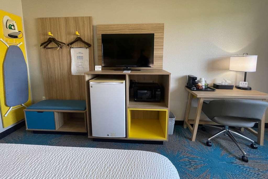 Days Inn By Wyndham Imlay City Szoba fotó